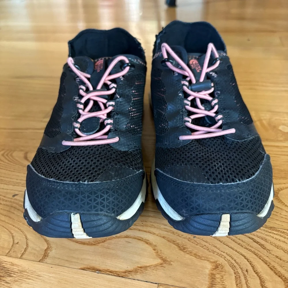 The North Face Womens Litewave Amphibious II Trail Running Shoes Black coral 6.5